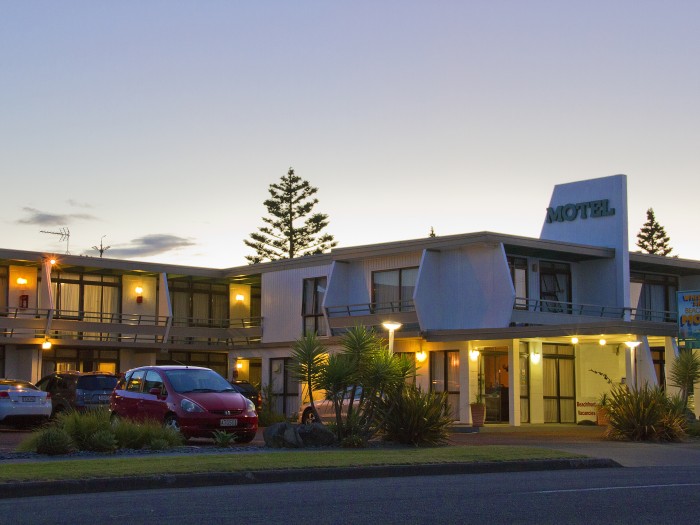 Whispering Sands Beachfront Motel